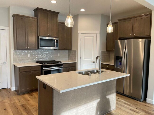 Foto del edificio - 3 Bed,2.5 Bath Townhome at the Landing At Salmon Creek