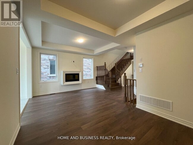 Building Photo - 50 Holcomb Ter