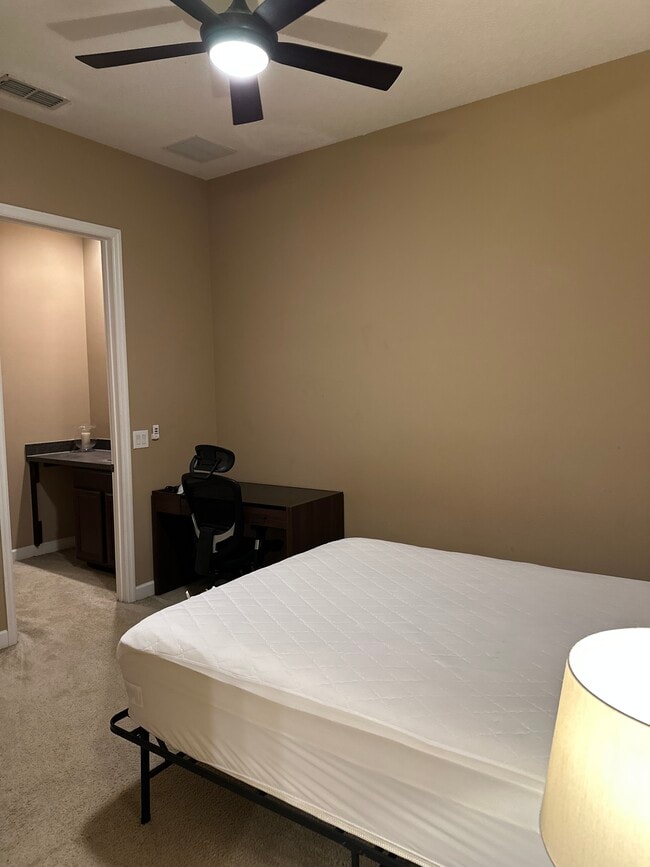 Foto del edificio - 1543 Fairview Cir