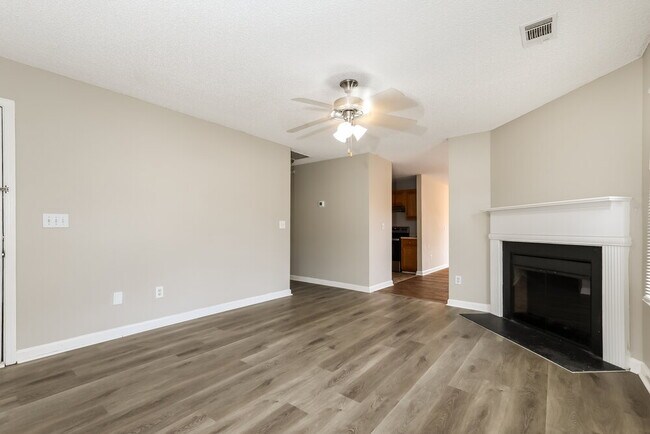 Foto del edificio - 1921 Boatswain Dr