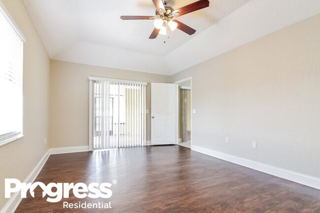 Building Photo - 264 Daisy Estates Dr