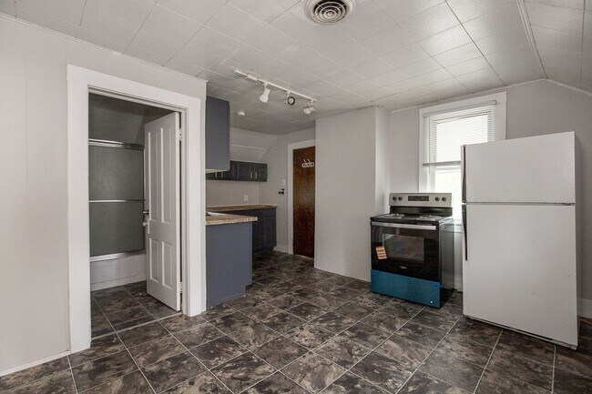 Foto del edificio - 3295 W 46th St
