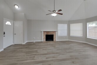 Building Photo - 16027 Hidden Acres Dr