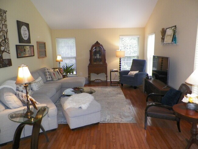 Foto del edificio - 5101 Cinnamon Ct