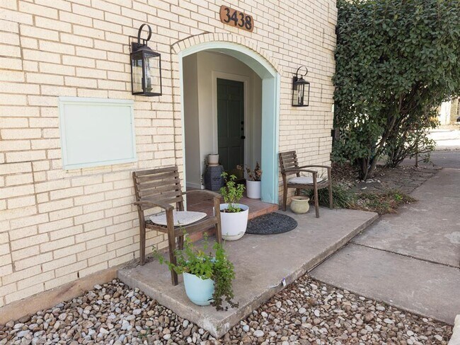 Foto del edificio - 3438 Willowrun Dr