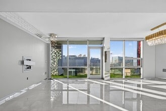 Building Photo - 321 Tenth Ave