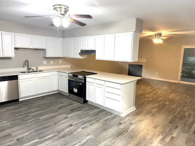 Foto del edificio - 178 Beaver Pond Loop