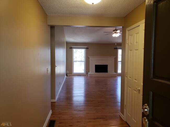 Building Photo - 1184 Parkwood Chase NW