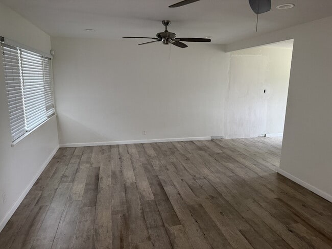 Building Photo - Bright, Beautiful & Fully Updated 3-Bed, 2-Bath Home with Modern Finishes