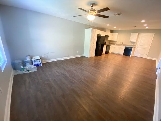 Building Photo - 191 Gilmore Rd