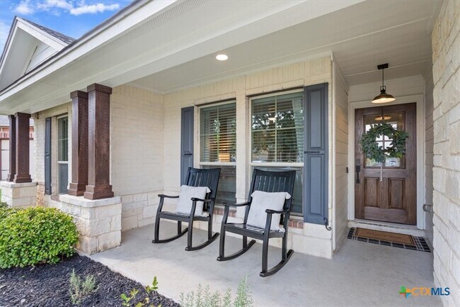 Foto del edificio - 5102 Dauphin Dr