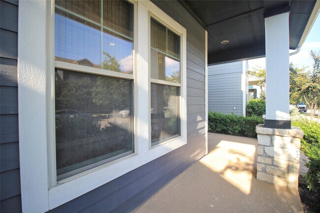 Foto del edificio - 18146 Moonlit River Dr