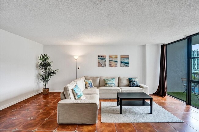 Foto del edificio - 1000 Parkview Dr