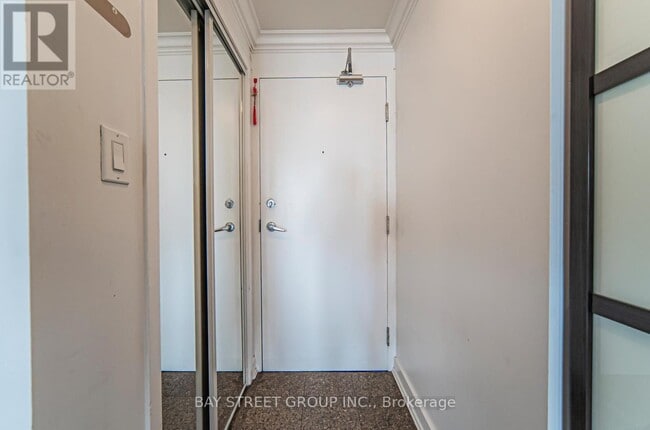 Building Photo - 10 Navy Wharf Ct
