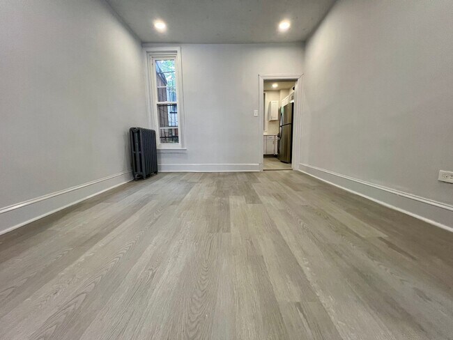 Building Photo - PHA Accepted! Newly Renovated Townhome in ...