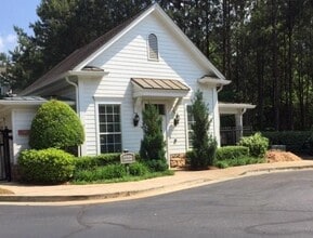 Building Photo - 2400 Cumberland Pkwy SE