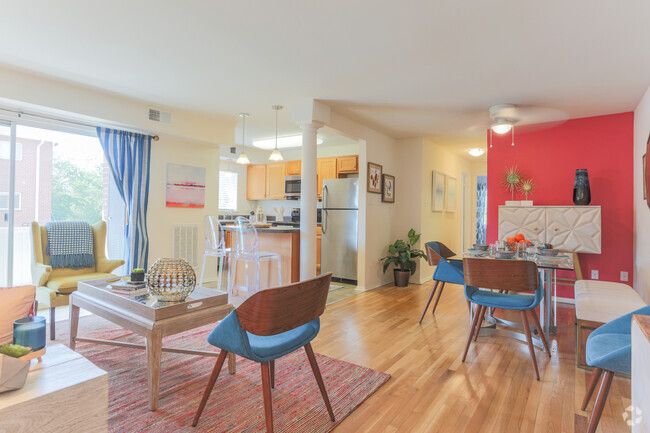 2BR,2BA,-The Chesapeake - Lakeshore at Hampton Center