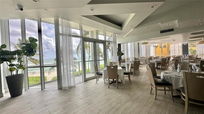 Building Photo - 16425 Collins Ave