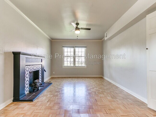 Building Photo - 3715 N Lee Ave