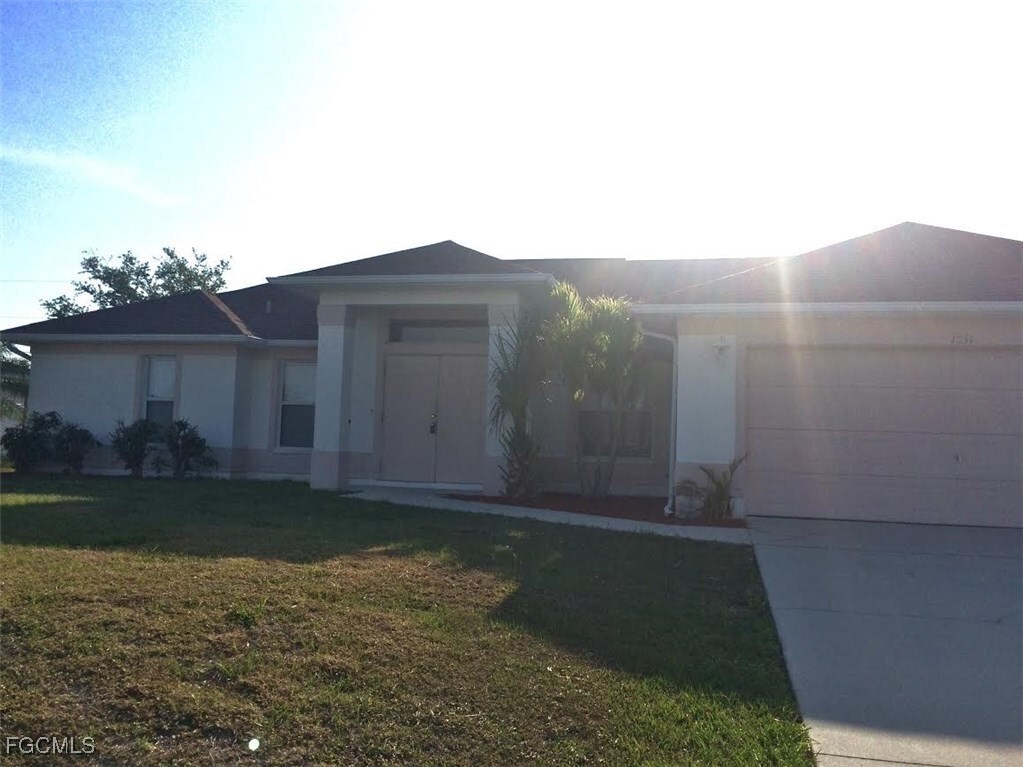 Foto principal - 1031 NE 7th Pl