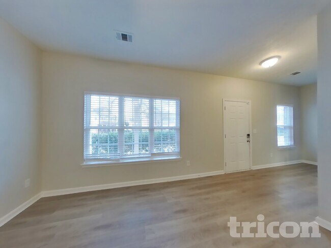 Building Photo - 427 Sapphire Bend