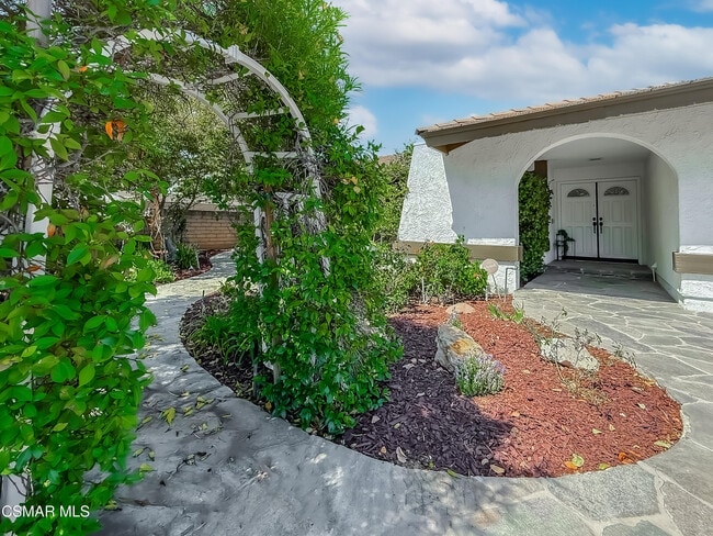Building Photo - 360 N Greenmeadow Ave