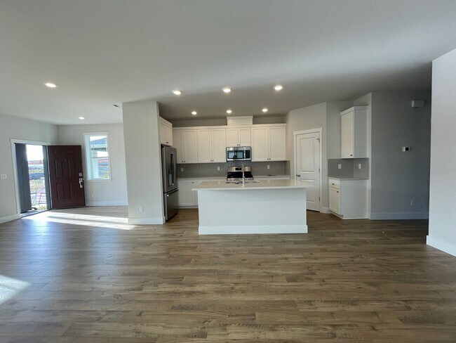 Kitchen - 16621 SW Darling Ln