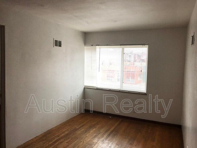 Building Photo - 4061 S Grand Blvd