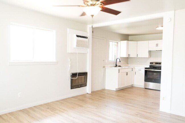 Foto del edificio - 1009 N Hickory St
