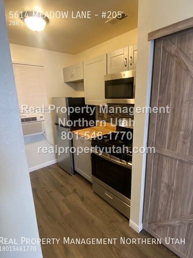 Foto del edificio - 5614 Meadow Ln