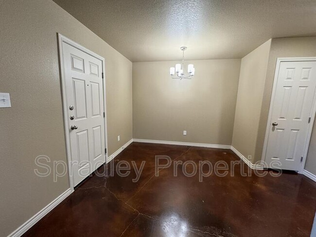 Building Photo - 1657 Sabine Rd