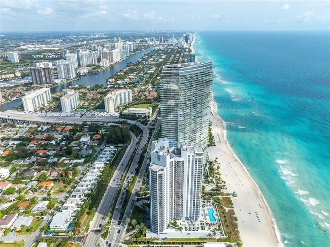 Building Photo - 18911 Collins Ave