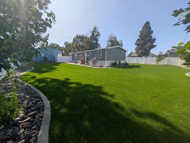 Building Photo - 2021 Grelle Ave