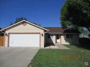 Building Photo - 650 Joette Dr