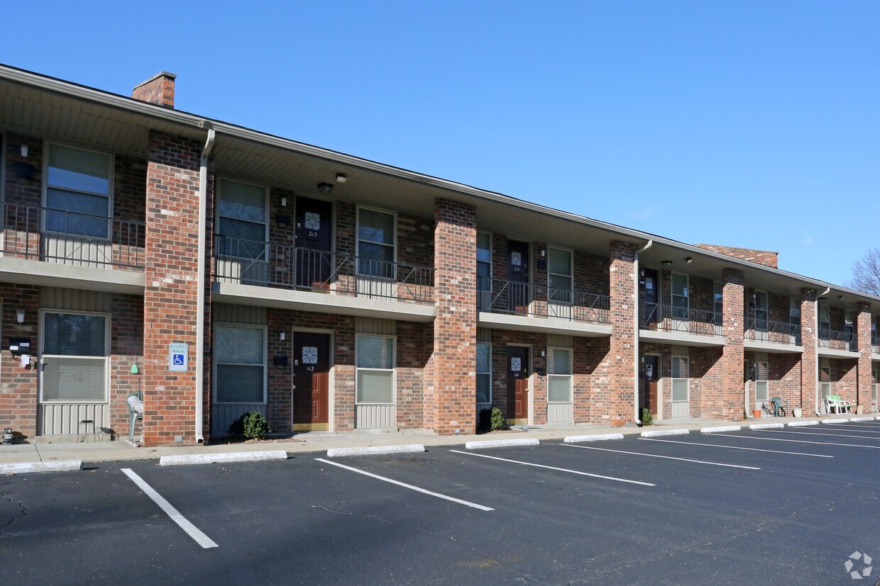 The Rockford Arms Apartment Community Shively Ky Apartments Com