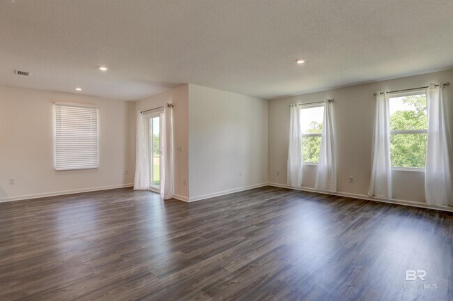 Foto del edificio - 21498 Yosemite Blvd