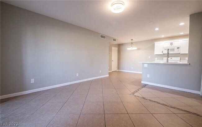 Building Photo - 221 Mission Catalina Ln