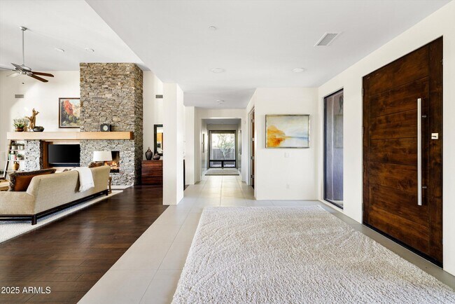 Building Photo - 9894 E Miramonte Dr