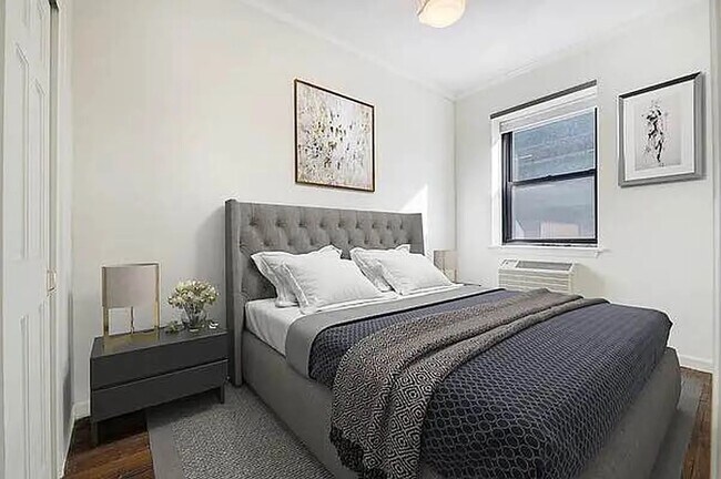 Foto del edificio - 314 W 58th St
