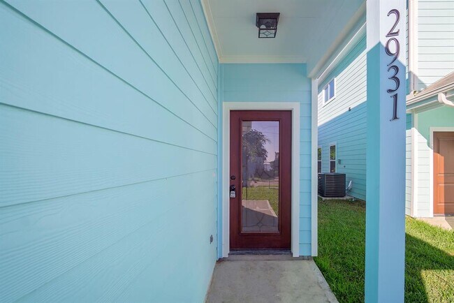 Building Photo - 2931 Bay Oaks Harbor Dr