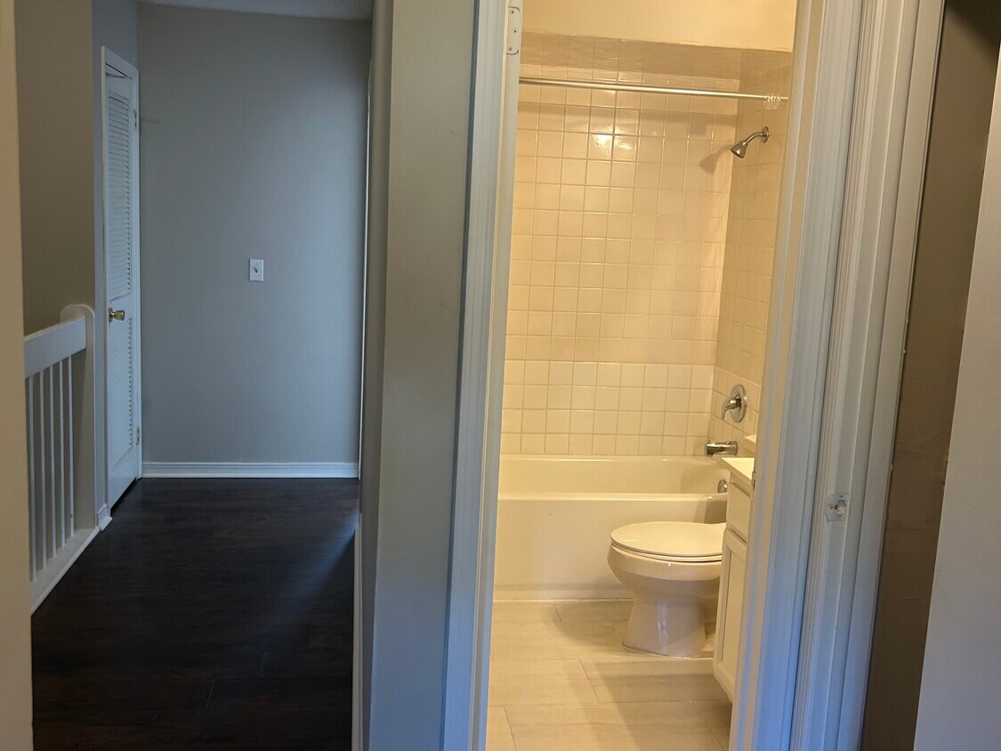 Foto principal - 5813 Liska Dr