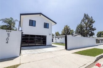Building Photo - 9704 Comanche Ave