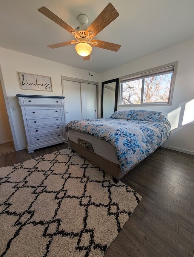 Building Photo - 913 29th St