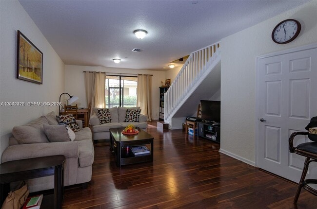 Foto del edificio - 4309 Vineyard Cir