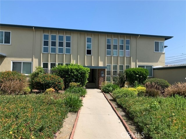 Building Photo - 1037 Portola Dr