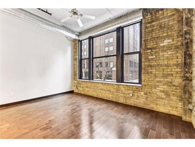 Building Photo - 618 N Washington Ave