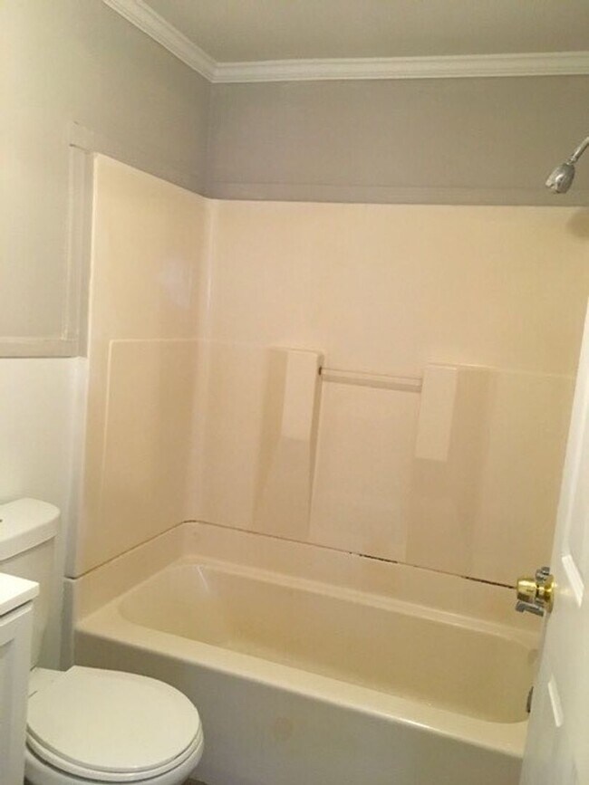 Foto del edificio - Cute 2 Bedroom Home with Hardwood Floors!