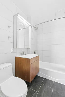 Foto del edificio - 42-35 Main St