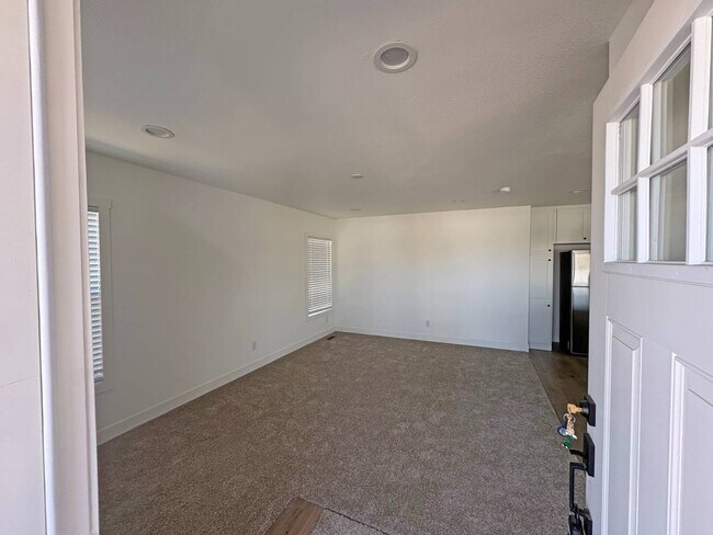 Foto del edificio - 1700 S State St