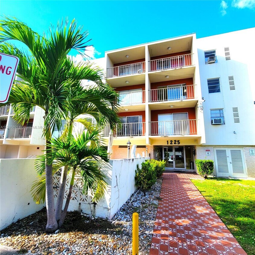 1225 NE 124th St Unit 35A, North Miami, FL 33161 Condo for Rent in